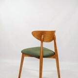 Scandinavian design dining room chairs in green velvet, set of 4