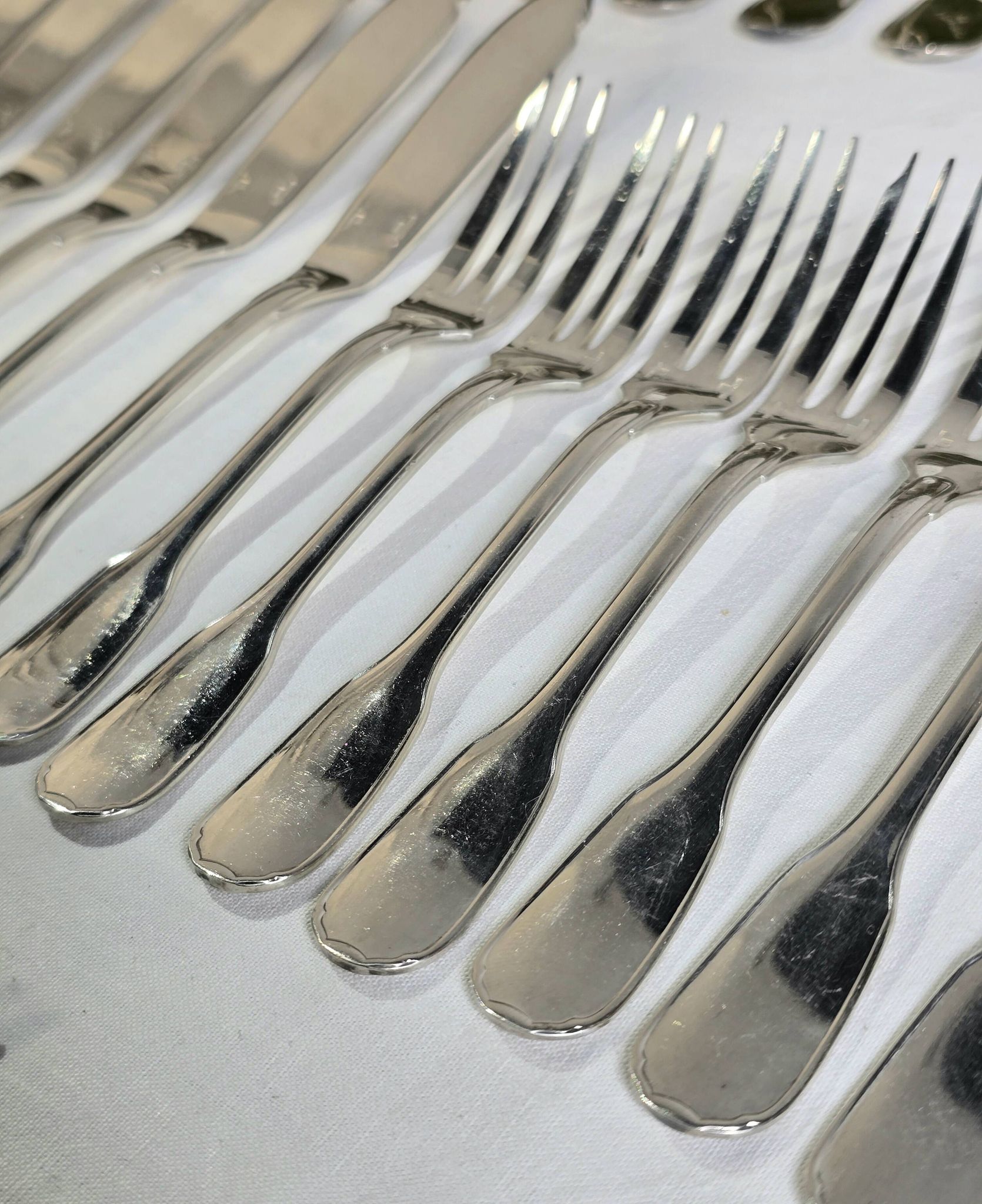 87-piece household cutlery set from Christofle, Versailles model, in metal.