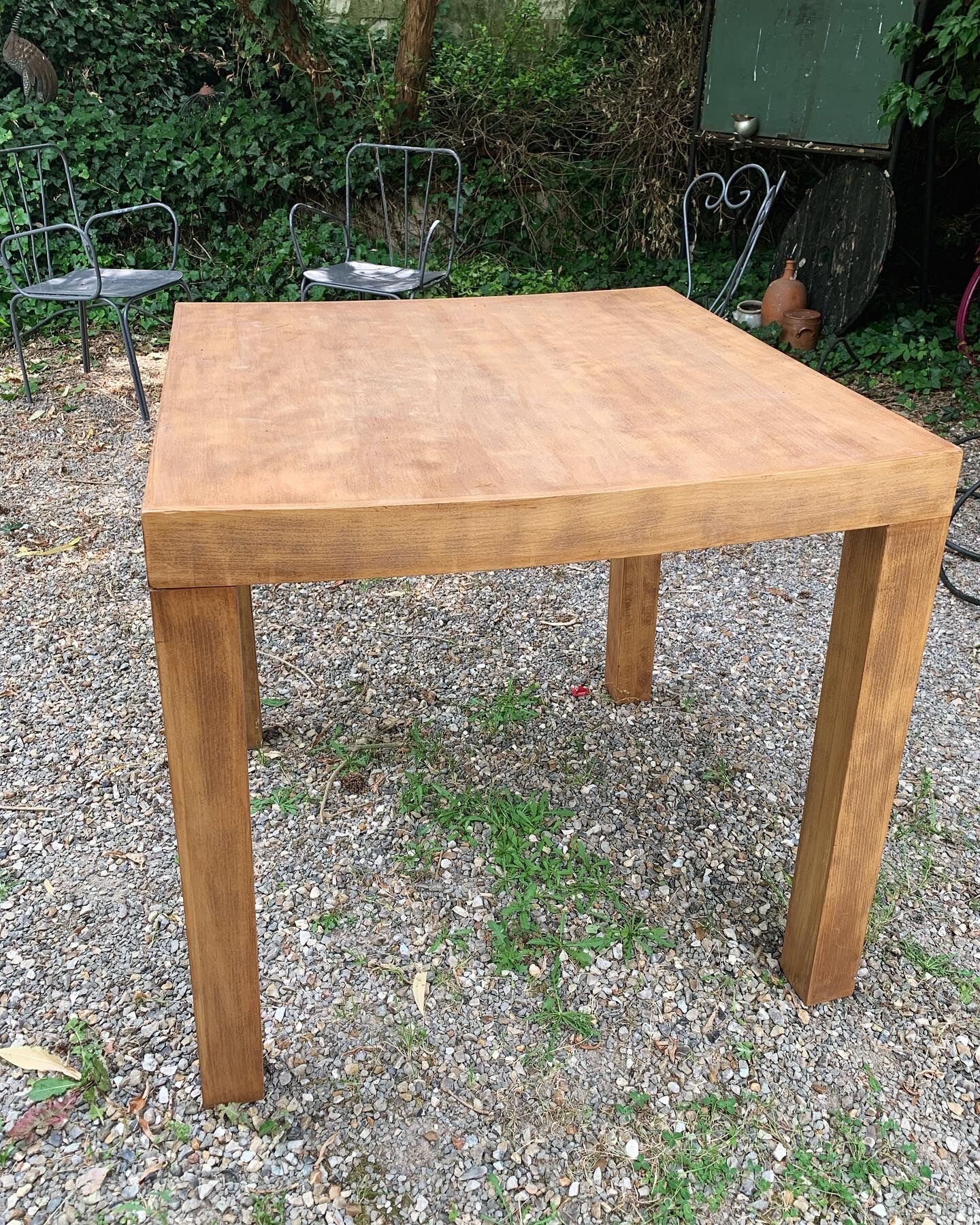 Square minimalist table