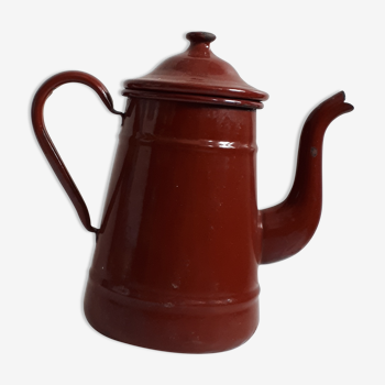 Brown enamelled coffee maker