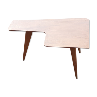 Tripod table