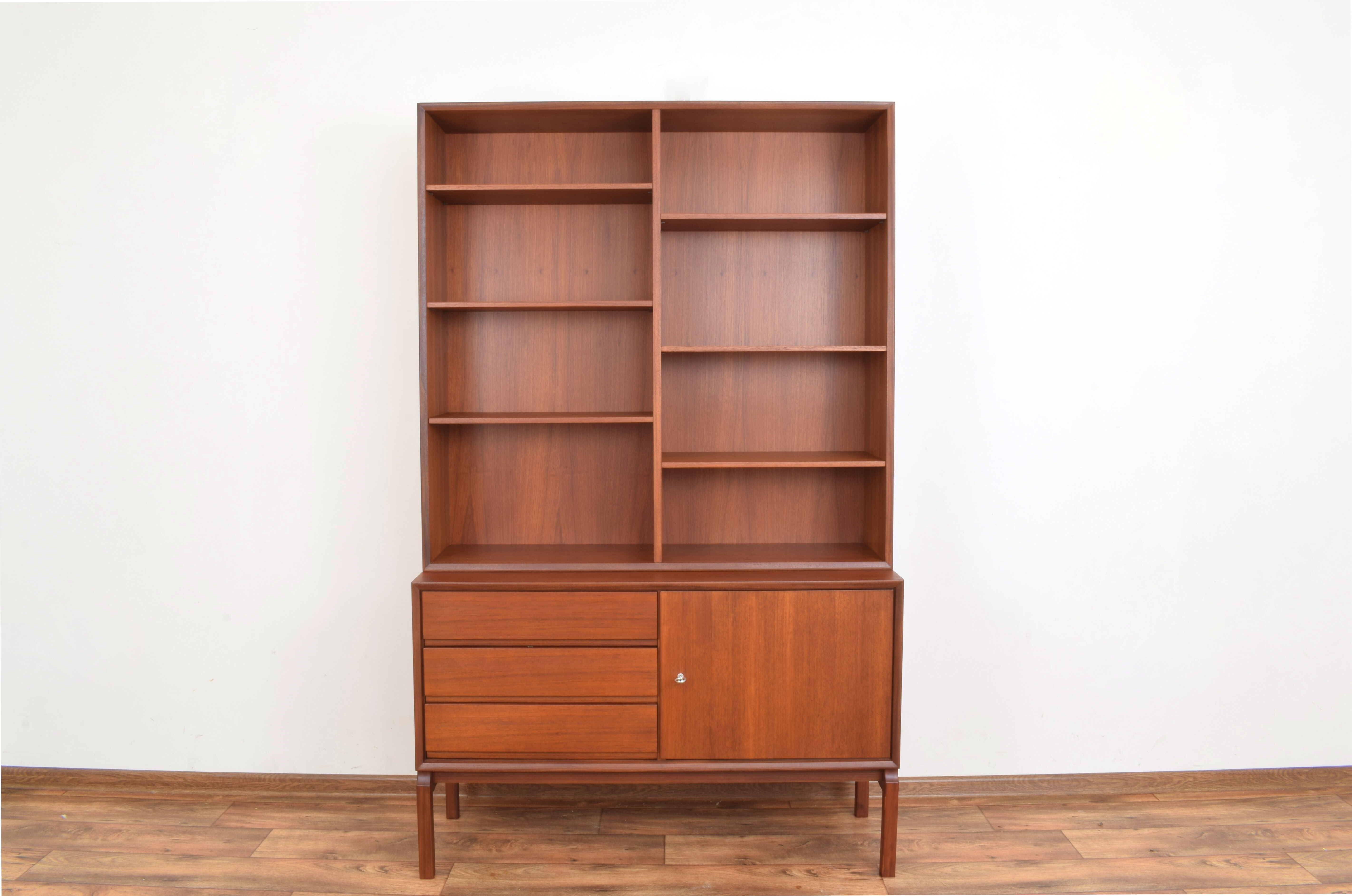 MTP Wall Unit by M. Grabiński