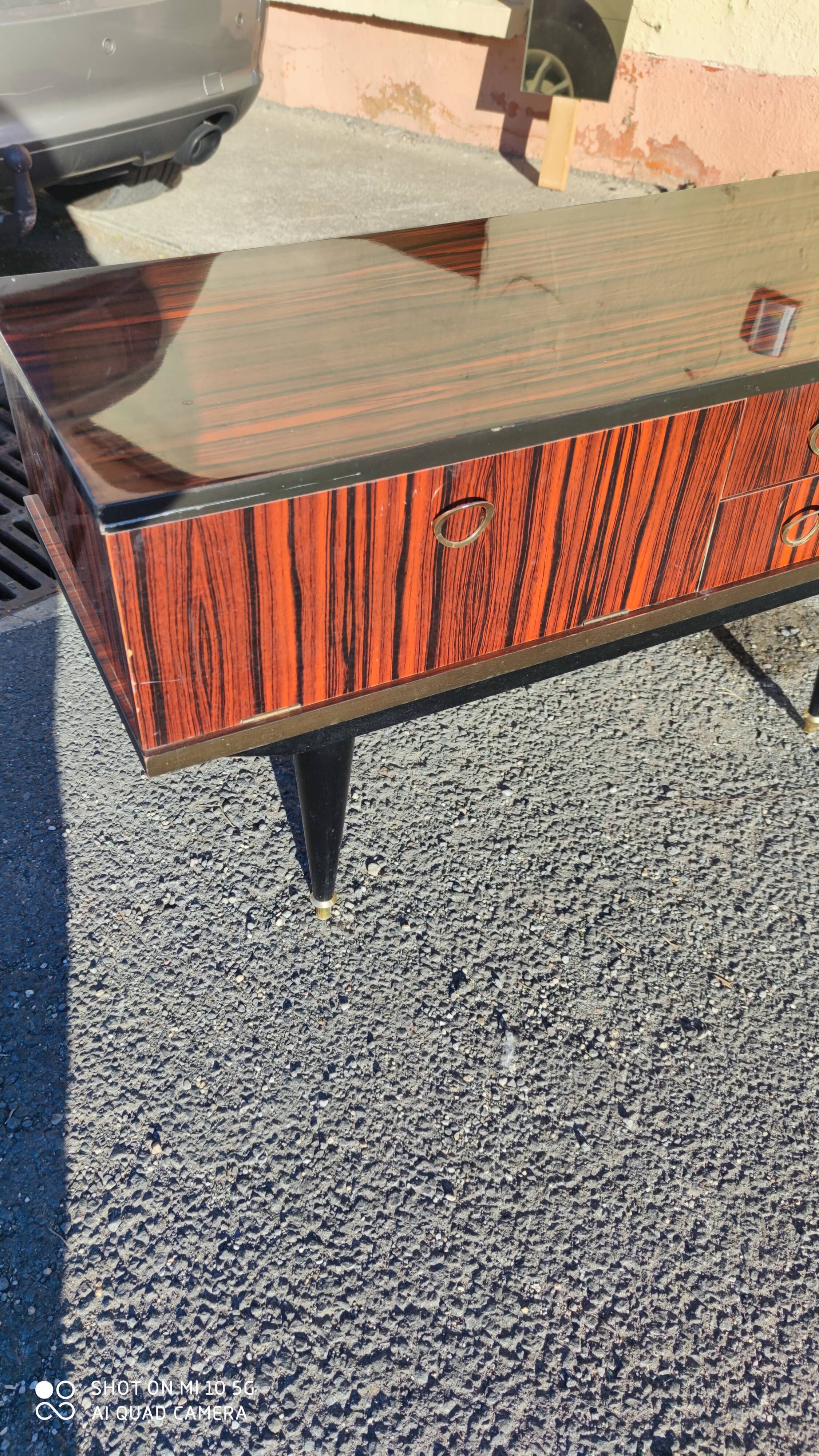 Buffet bas en ébène de Macassar vers 1960