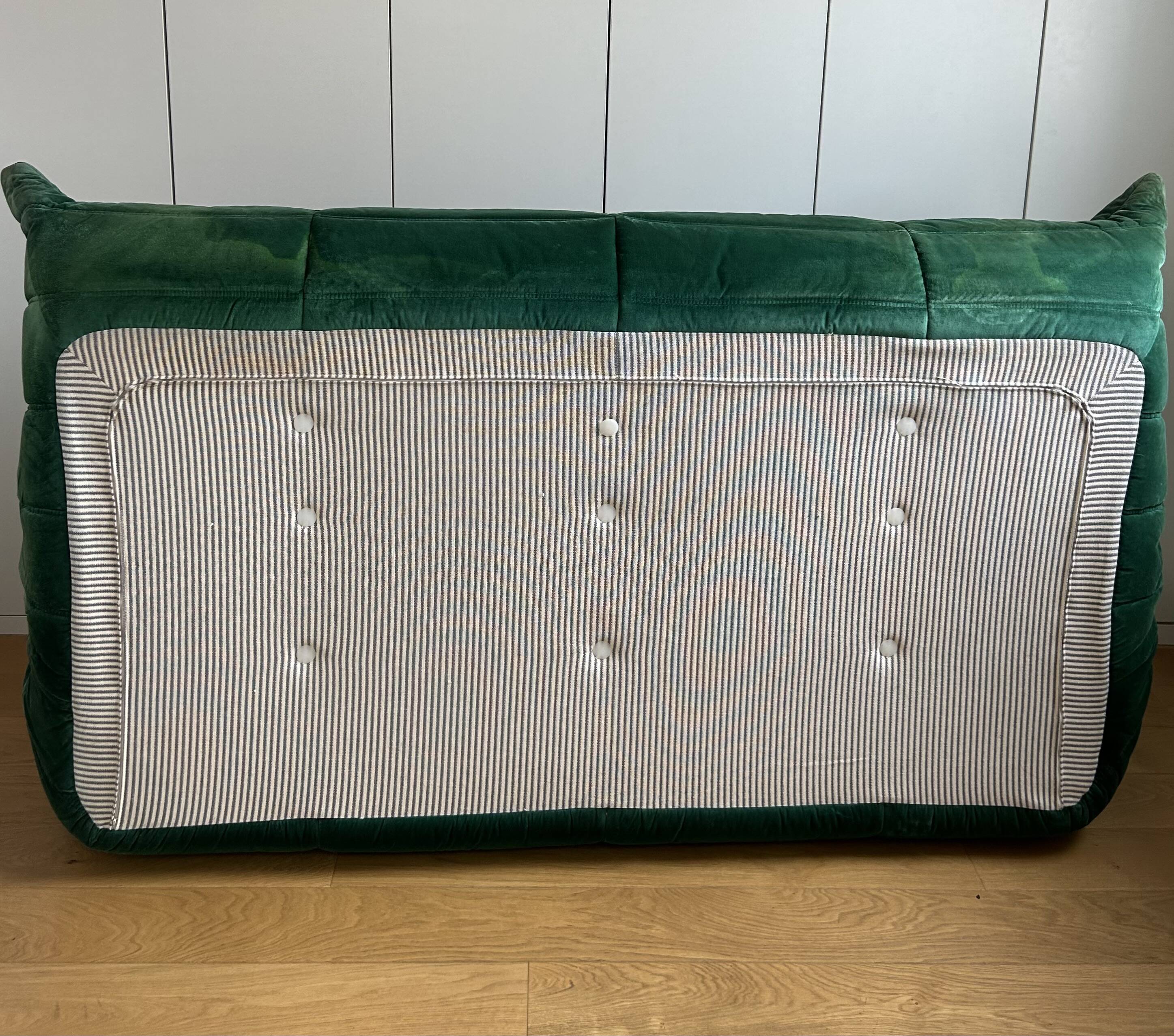 Togo 3-seater sofa in emerald green velvet