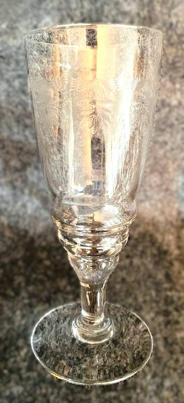 Set of 8 engraved crystal glasses from the 1970s