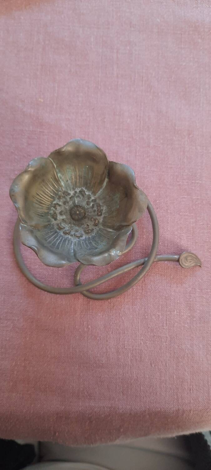 Poppy-shaped copper decoration or candle holder