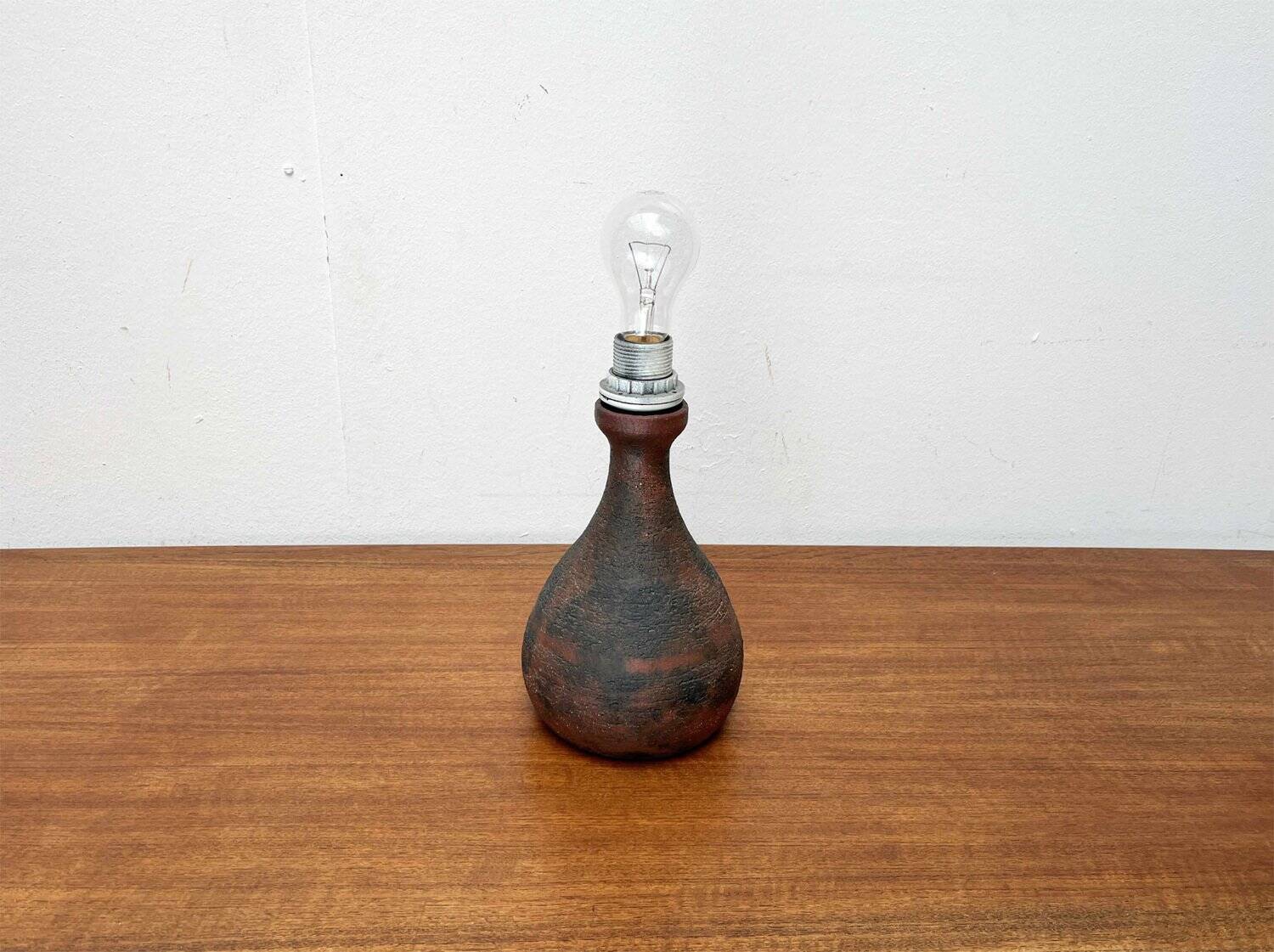 Brutalist mid-century pottery table lamp by Gerhard Liebenthron, 1960s.