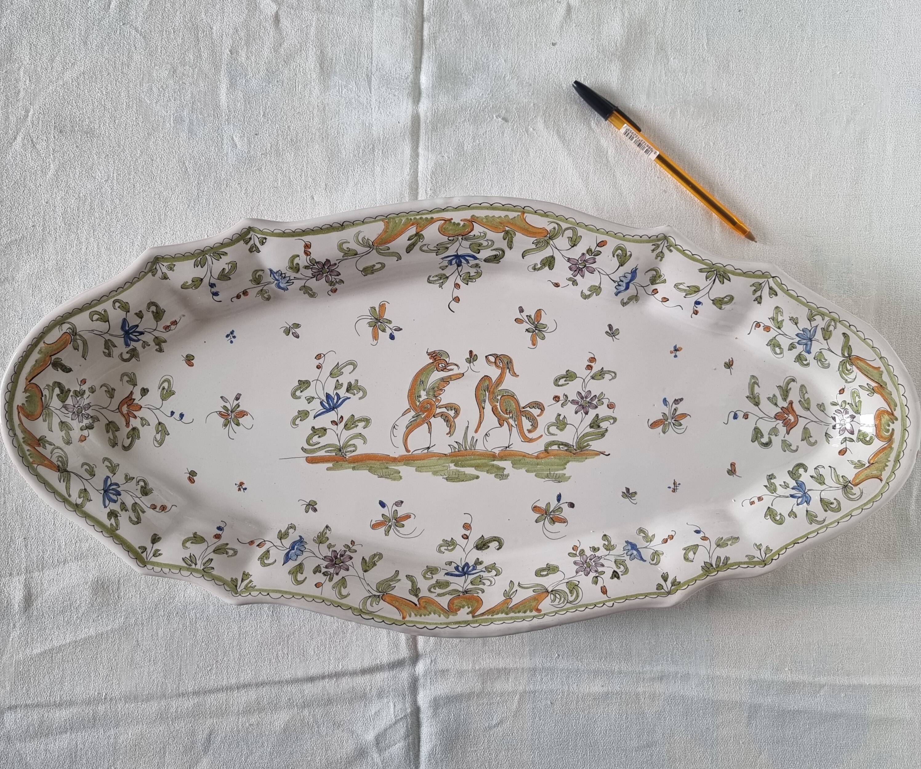 Large oval earthenware dish from Martres Tolosane, “Moustiers” model