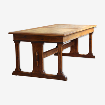 Oak dining room table early 20th century