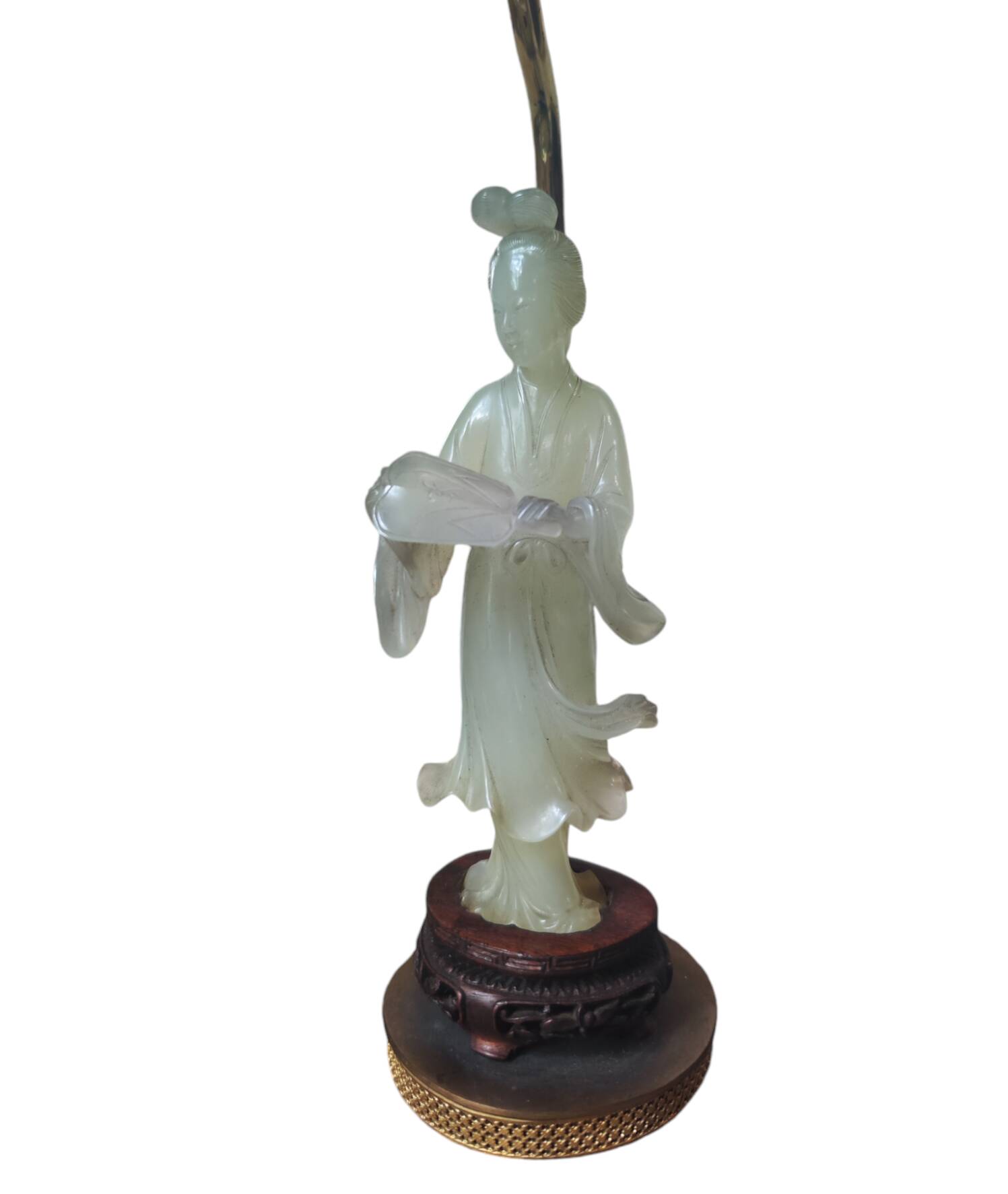 Sculpture chinoise en pierre montée en lampe.