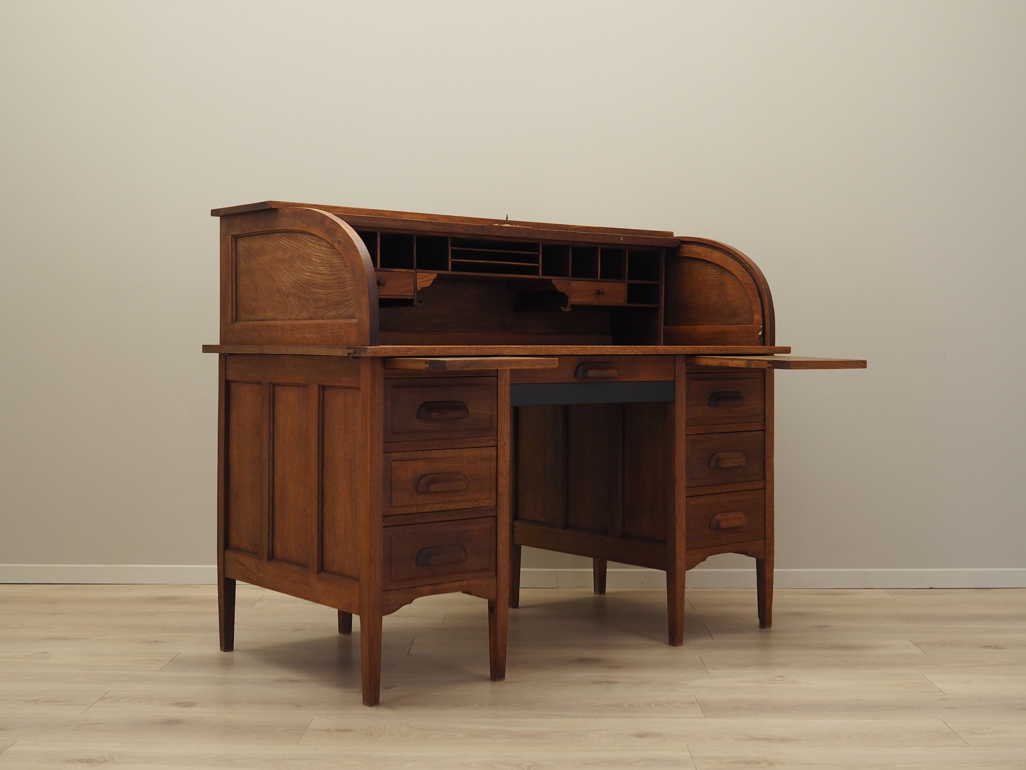 Bureau en chêne, design danois, années 1950, production: Danemark