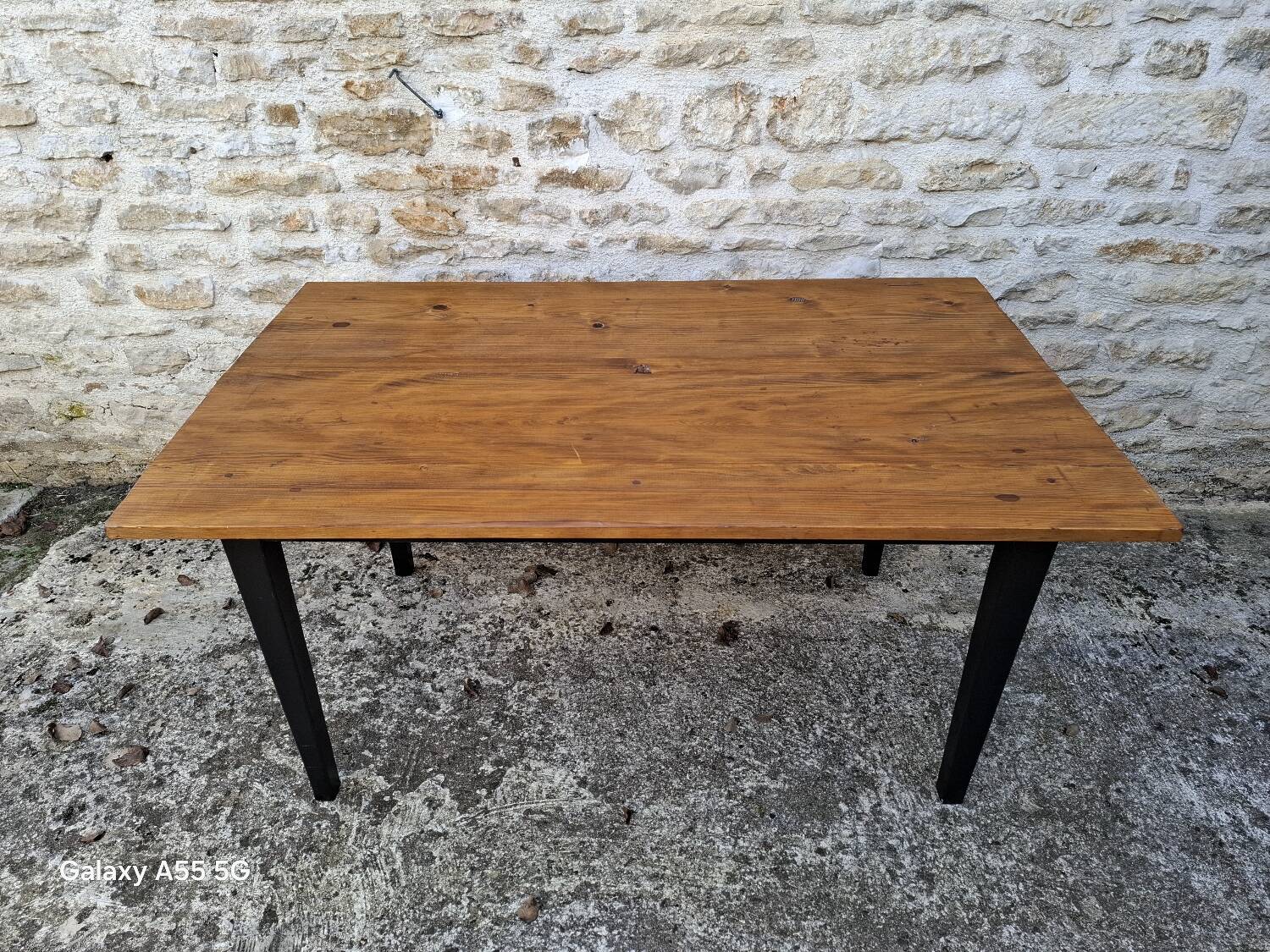 Farm table