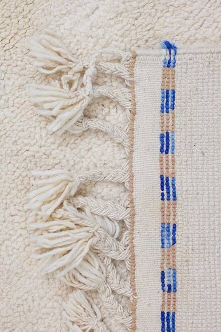 Berber mrirt wool rug measuring 250cmx150cm