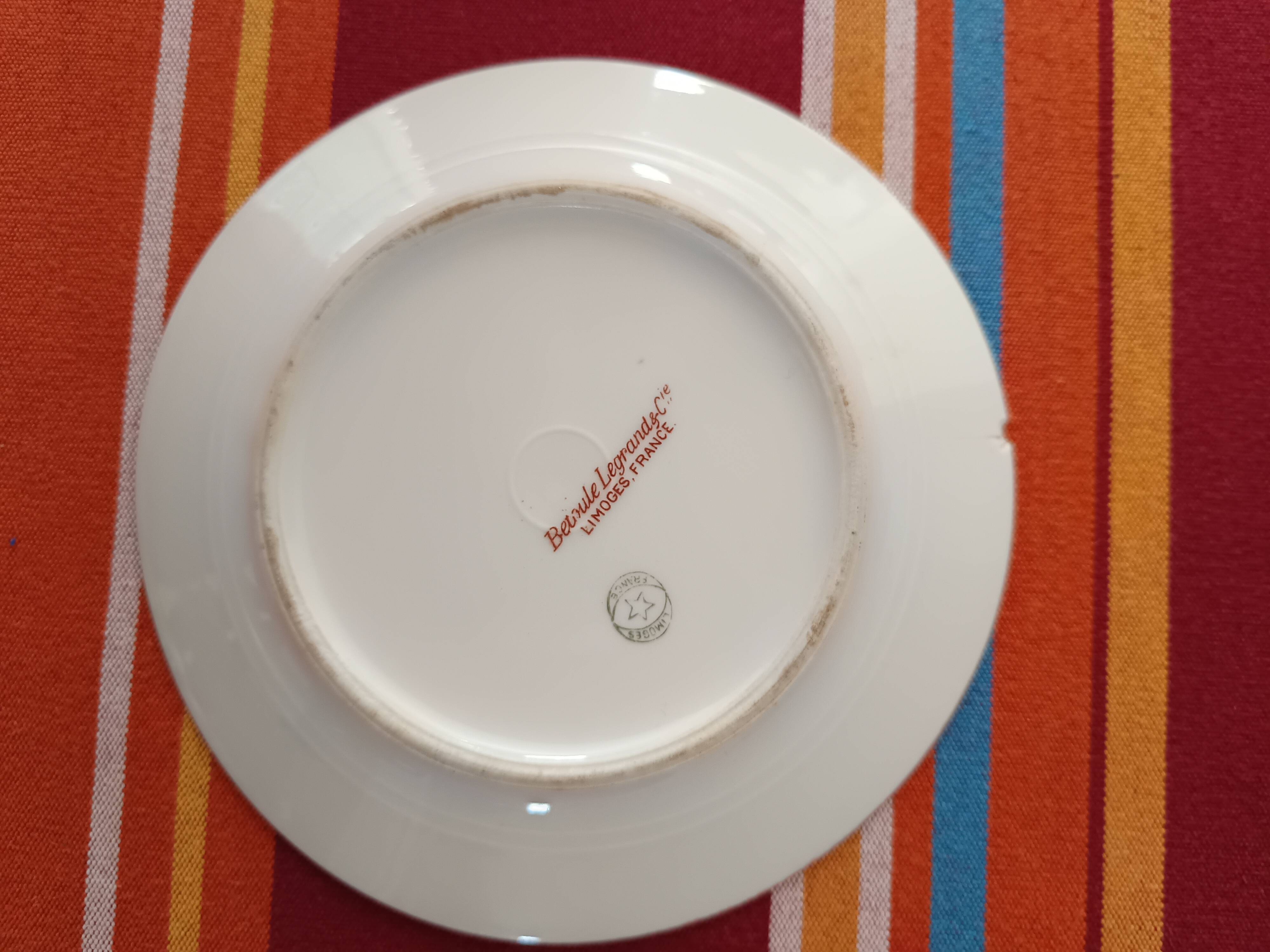 Dessert plate in porcelain
