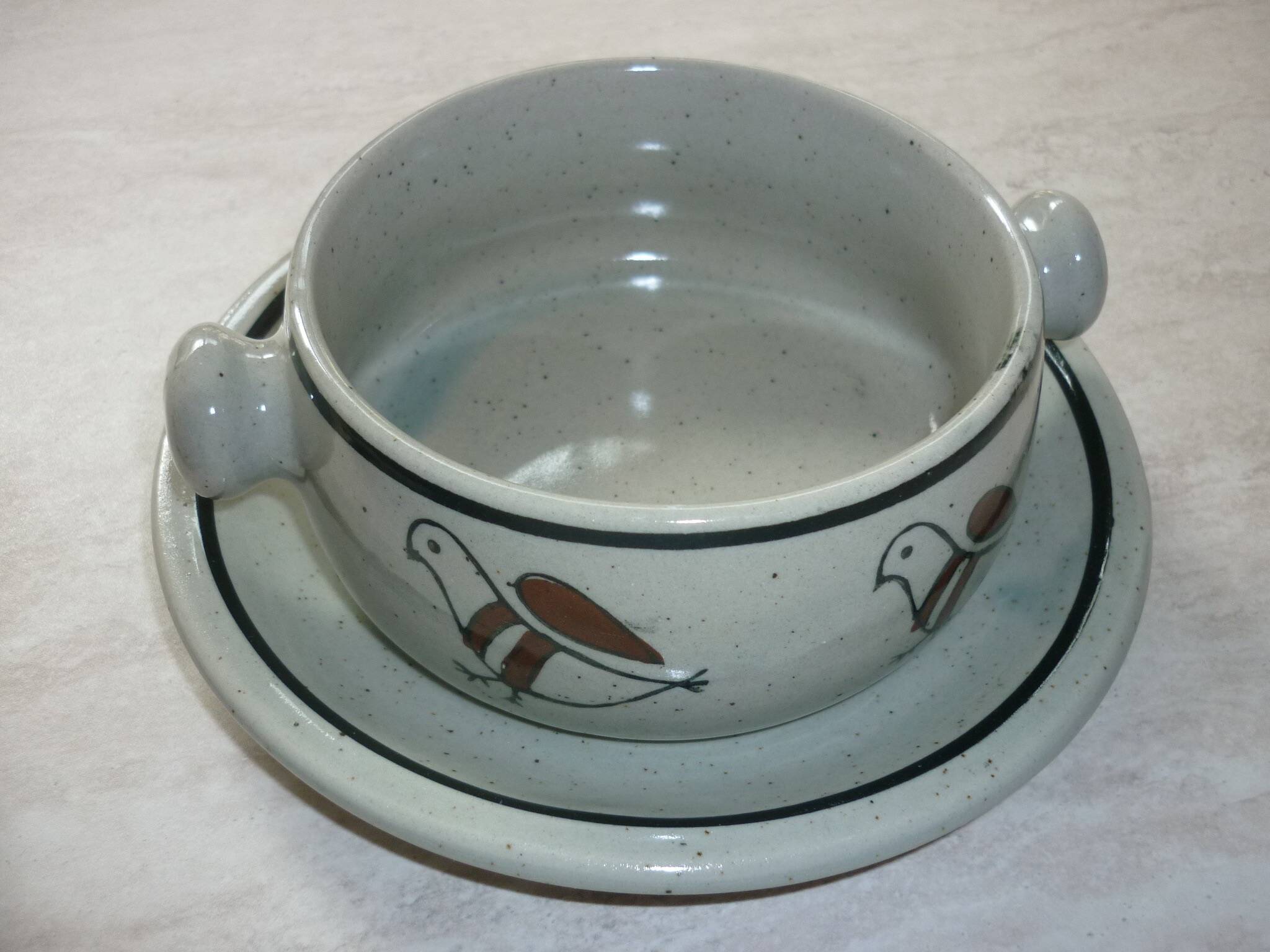 2 bowls with small plates in Korean stoneware