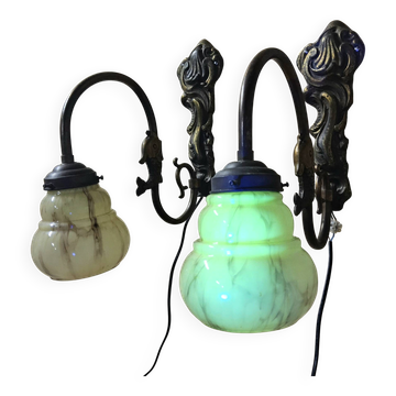 Ensemble de 2 appliques murales en verre uranium Art Nouveau antiques