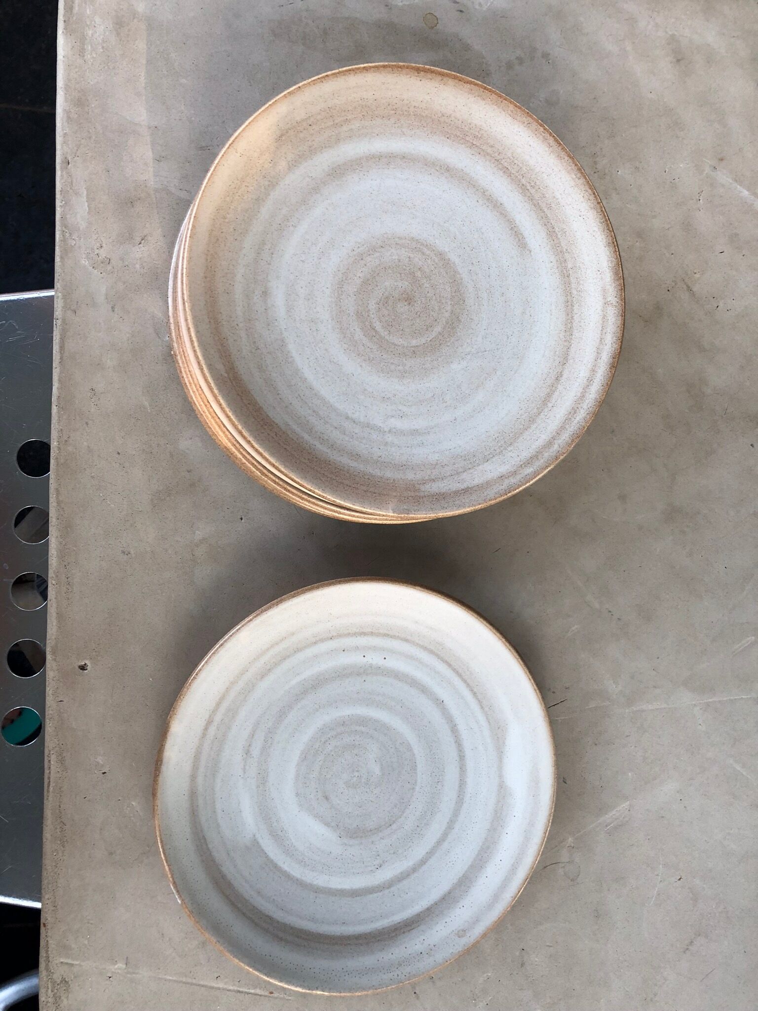 Set of 6 plates in sandstone