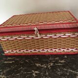 Scoubidou sewing box