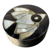 Boîte en poisson en argent alpaga et coquille d'abalone, Mexique, années 1970.
