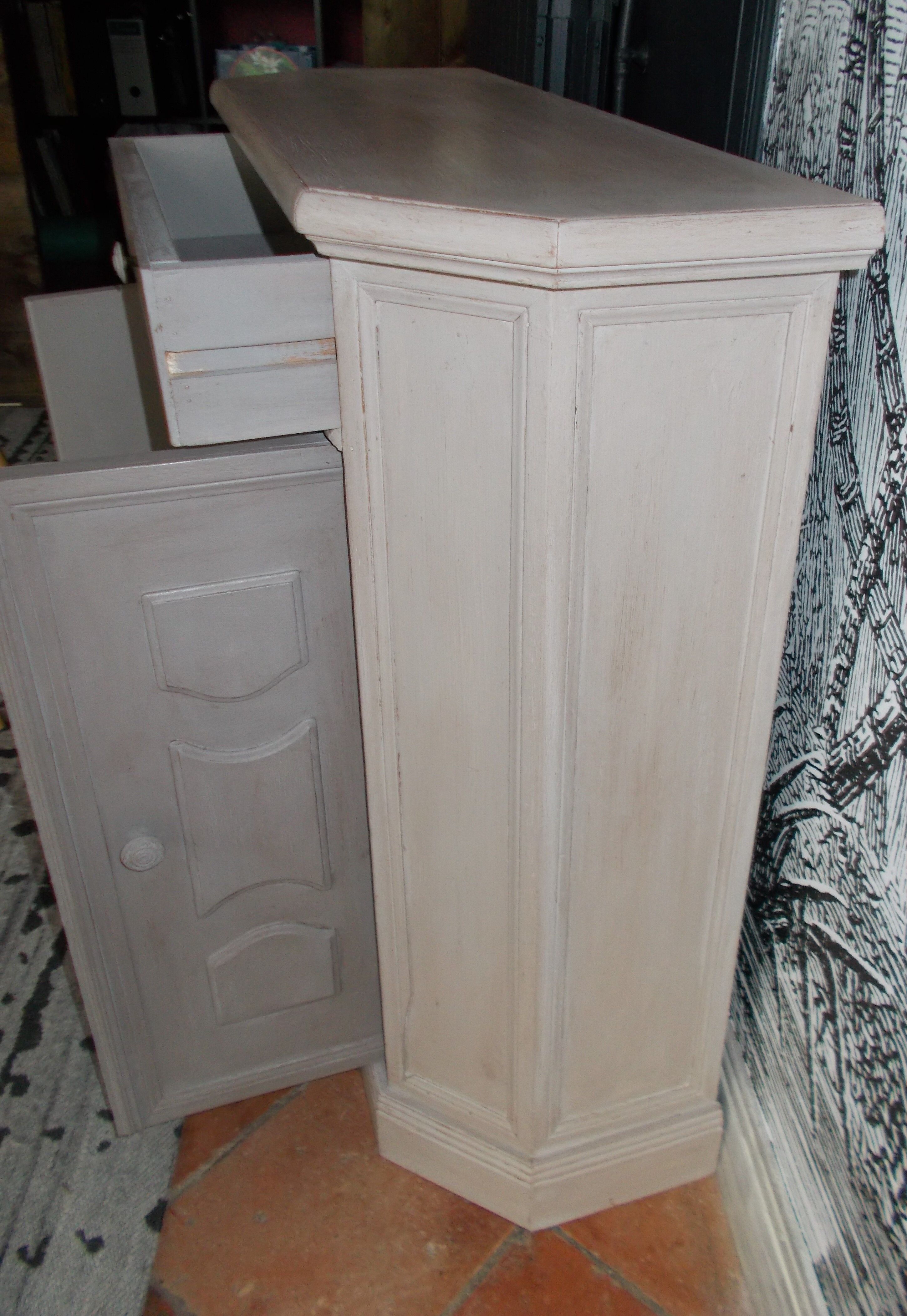 Small buffet patine grey and beige