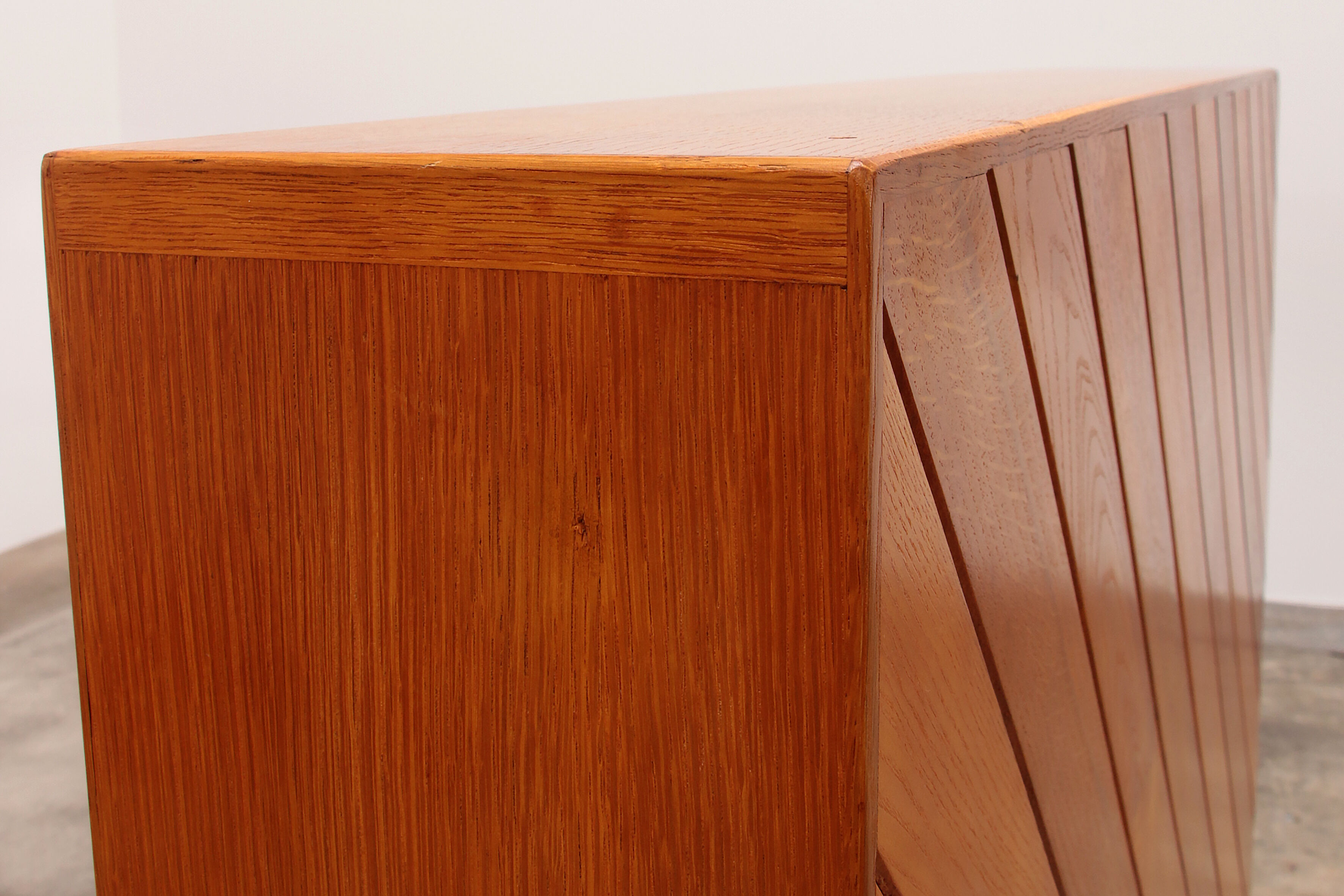 Modular beech set of two room dividers with benches, 1970 Italy