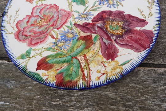 Large dish in faience Longchamp iron earth Flowers