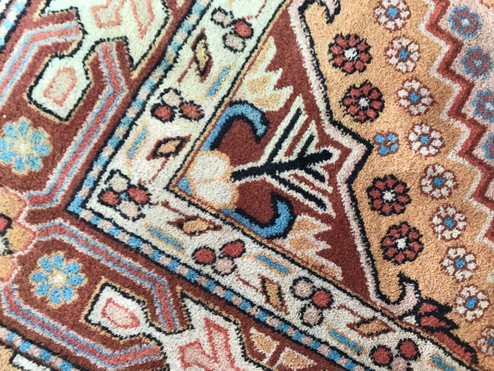 Carpet vintage Sinkiang done hand 178 X 287 CM