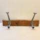 54 cm Ancien porte manteau mural d'école en bois et métal 2 patères double