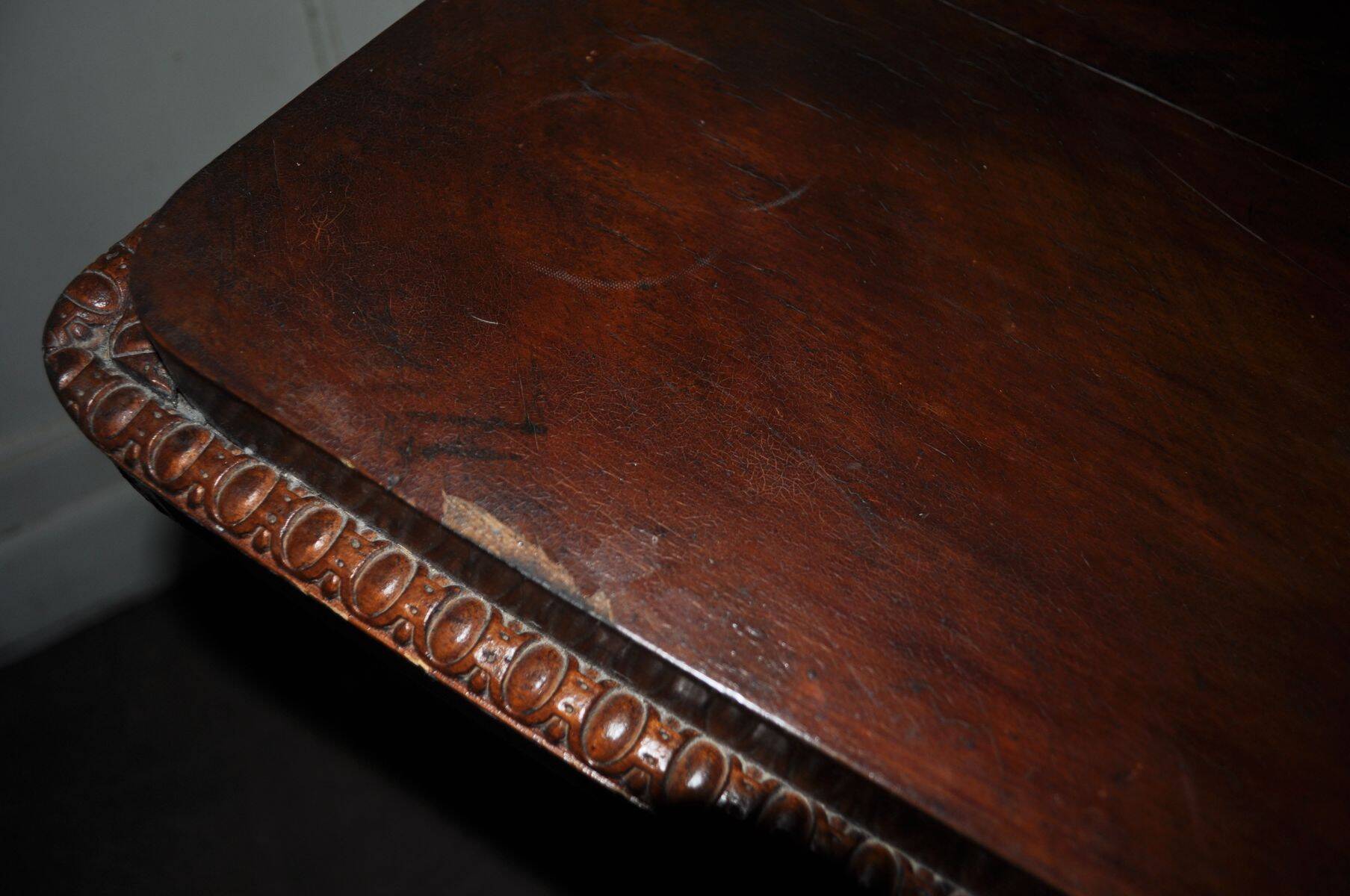 Art Deco coffee table in brown wood, 1930s, U-shaped base and shelf.