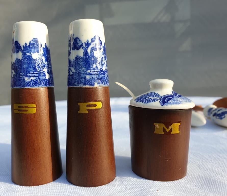 Salad set vintage 1970 wood and porcelain Japanese scenes