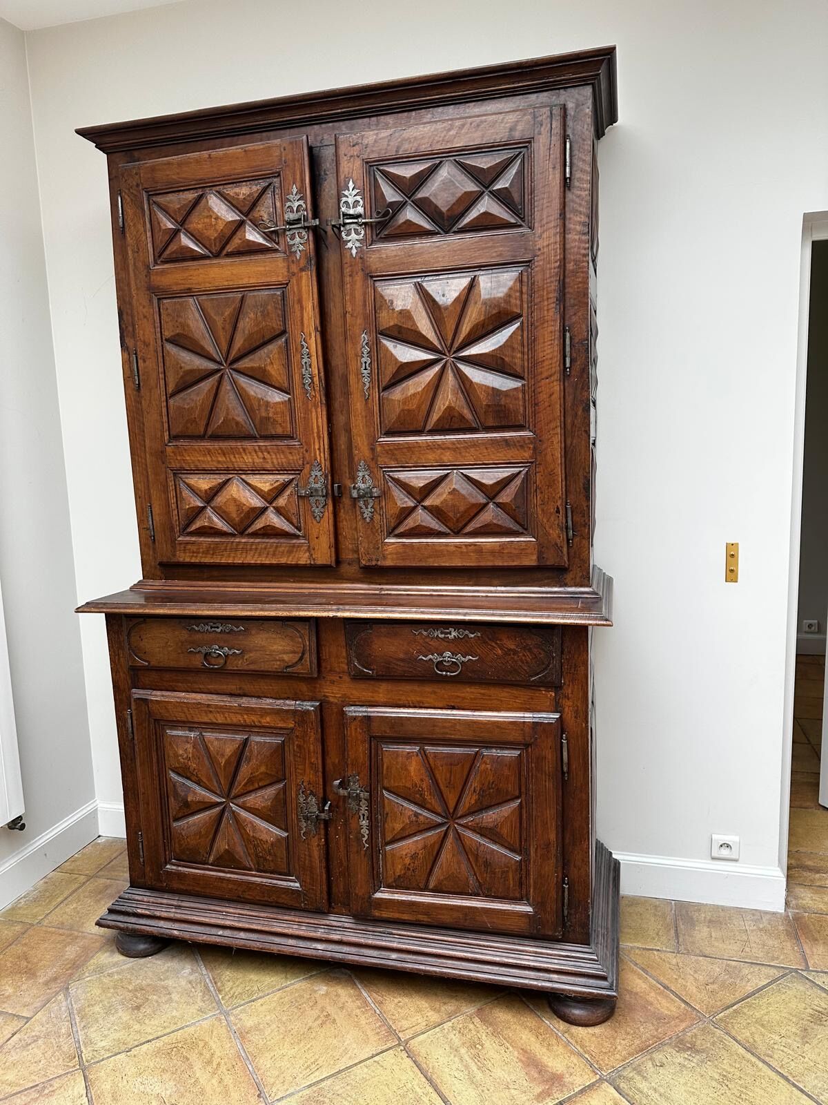 Louis XIII diamond-point buffet with two bodies