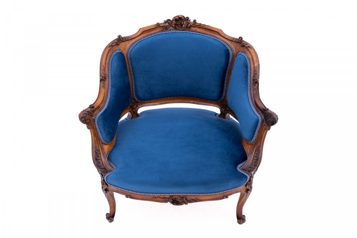 A late 19th-century French bergère armchair. After renovation.