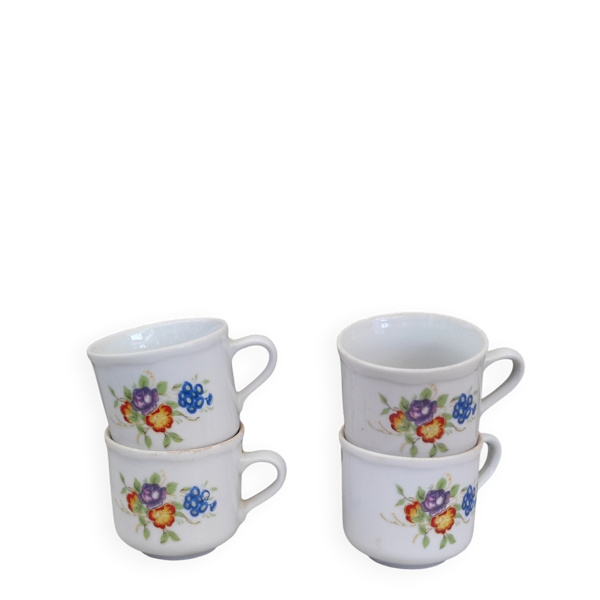 Tasse a café fleurs en porcelaine