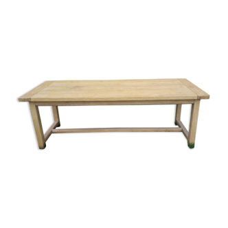 Farm table