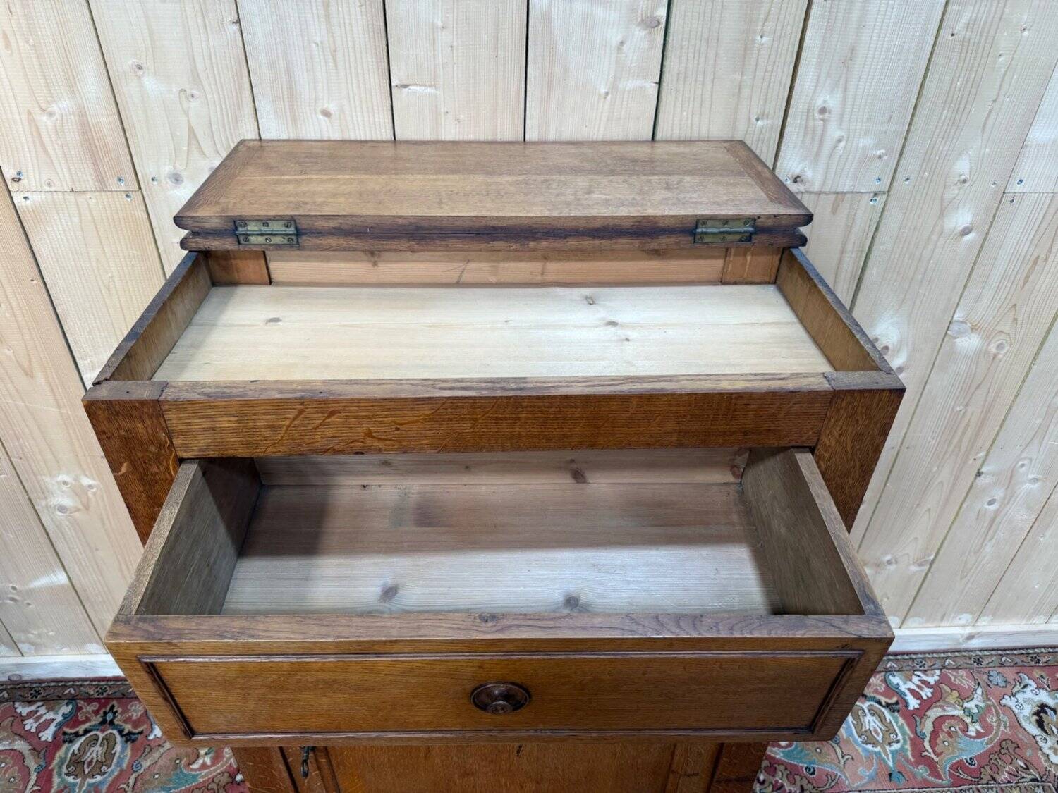 Meuble d'appoint en chêne massif – Style classique XIXe siècle