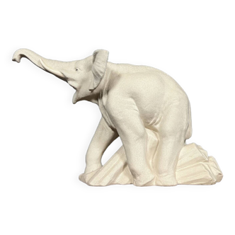 Sèvres France : grand éléphant en céramique crispée blanche époque art déco
