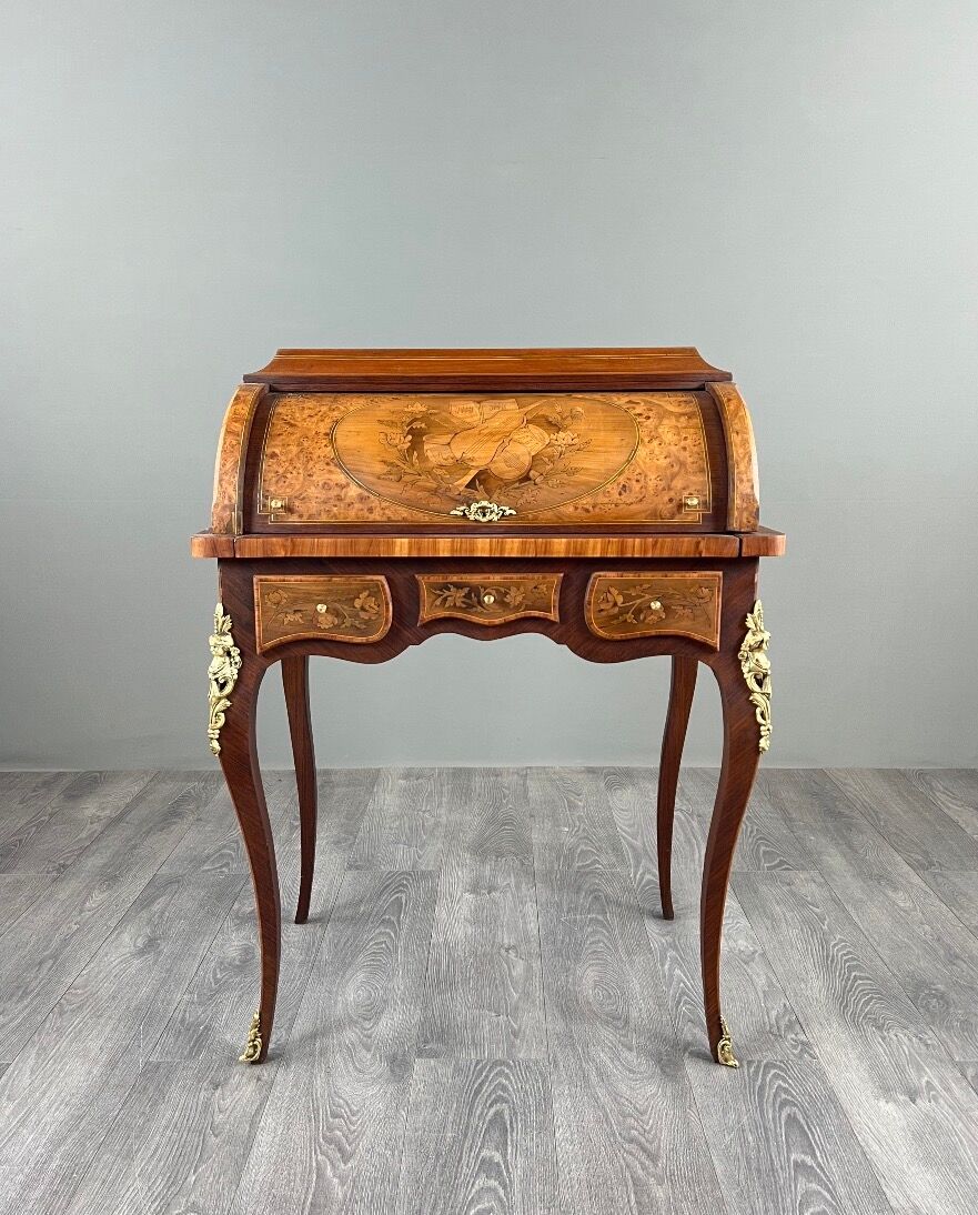 Bureau à cylindre en marqueterie de style Louis XV, XIXe siècle