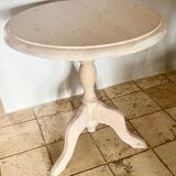 Pedestal table/Small round table in very good condition