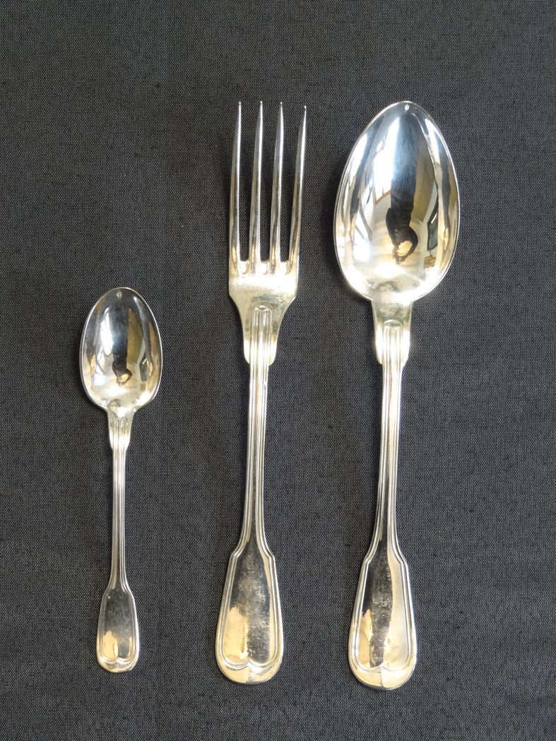 Housewife 37 pieces model with silver metal nets