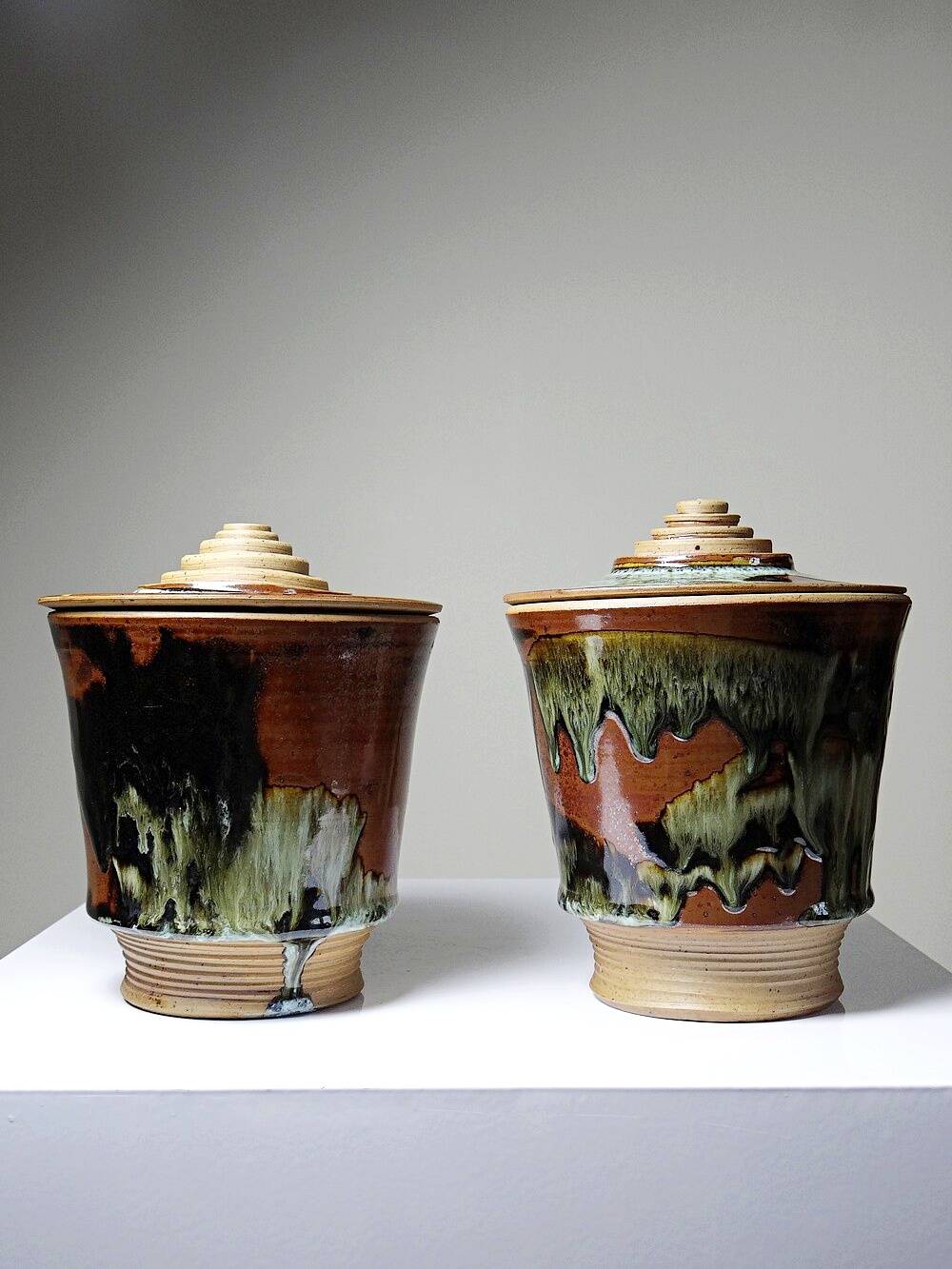 A pair of vintage stoneware pots from the 80s-90s with a Japanese style, signed handmade pottery.