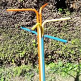 Hanger Parrot 80s child