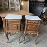 Paire de tables de chevet anciennes