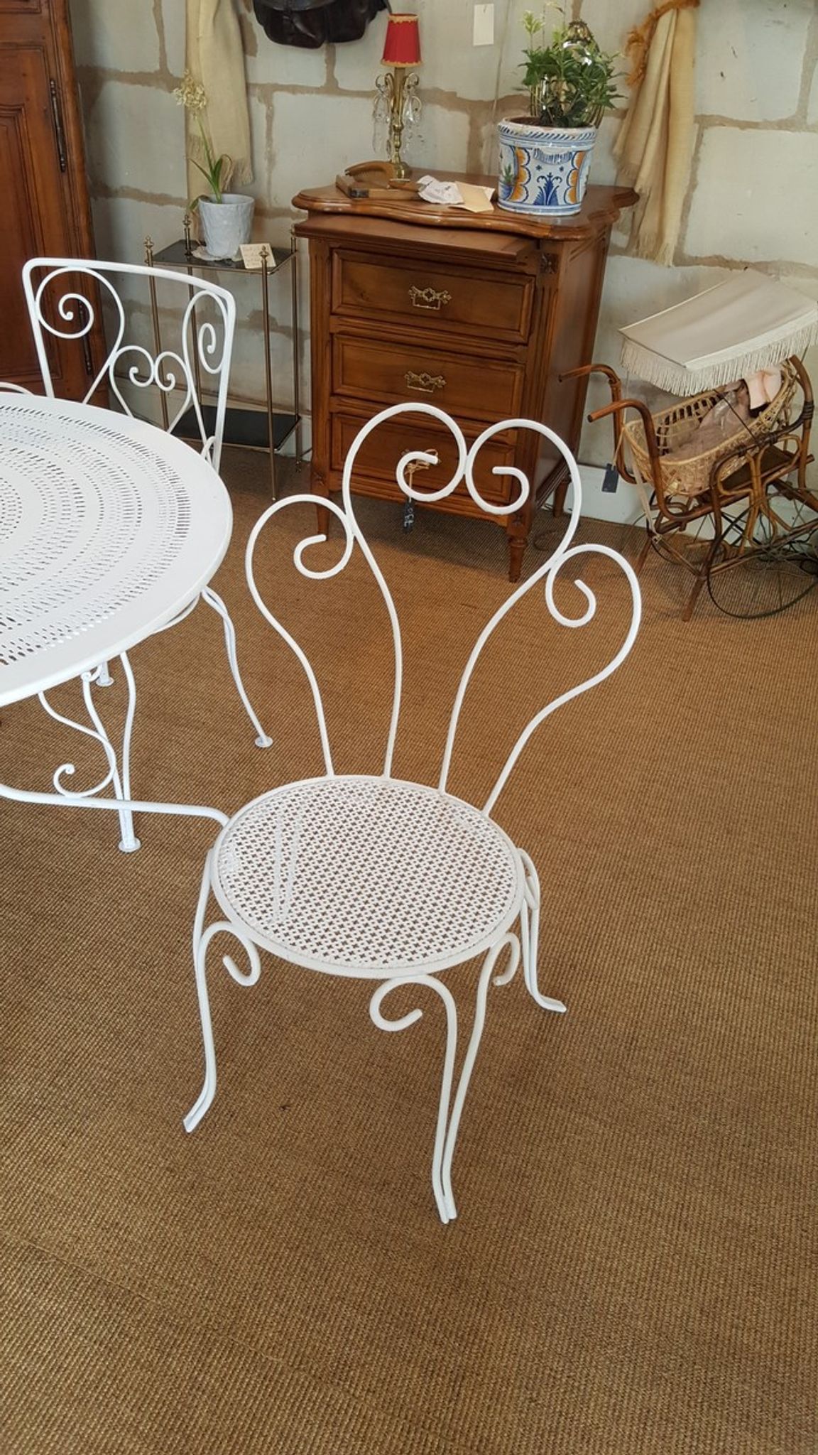 Garden furniture in wrought iron dating early twentieth