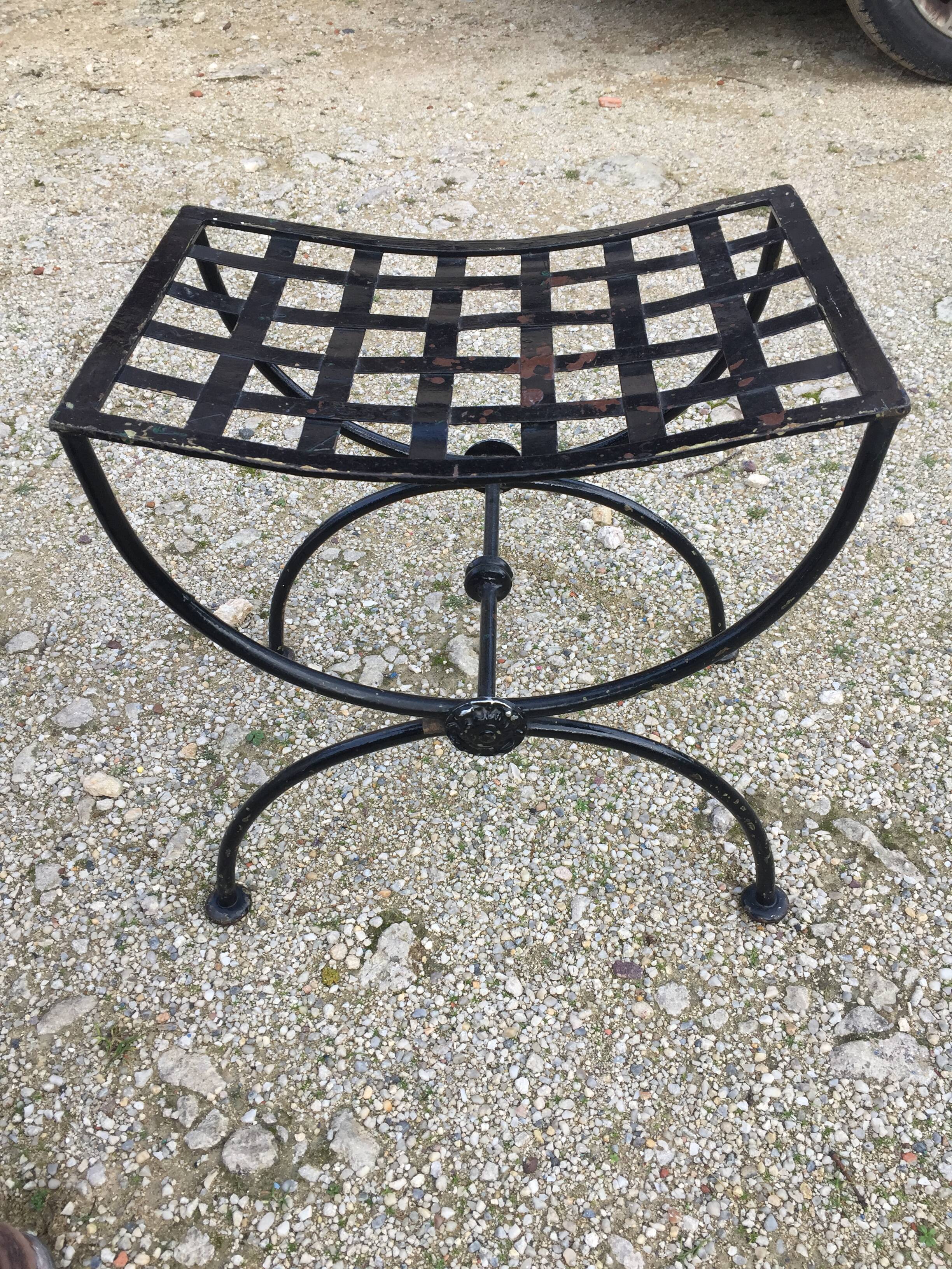 Pair of metal curule splashes