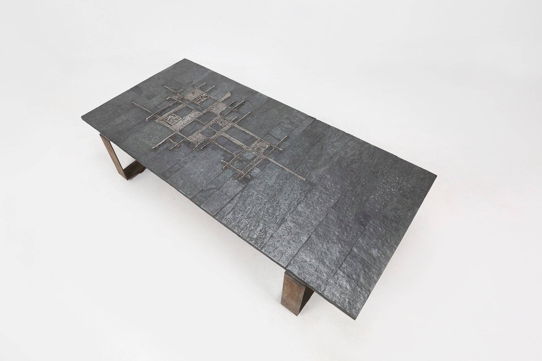 Table basse brutaliste signée à la main par Pia Manu, années 1960
