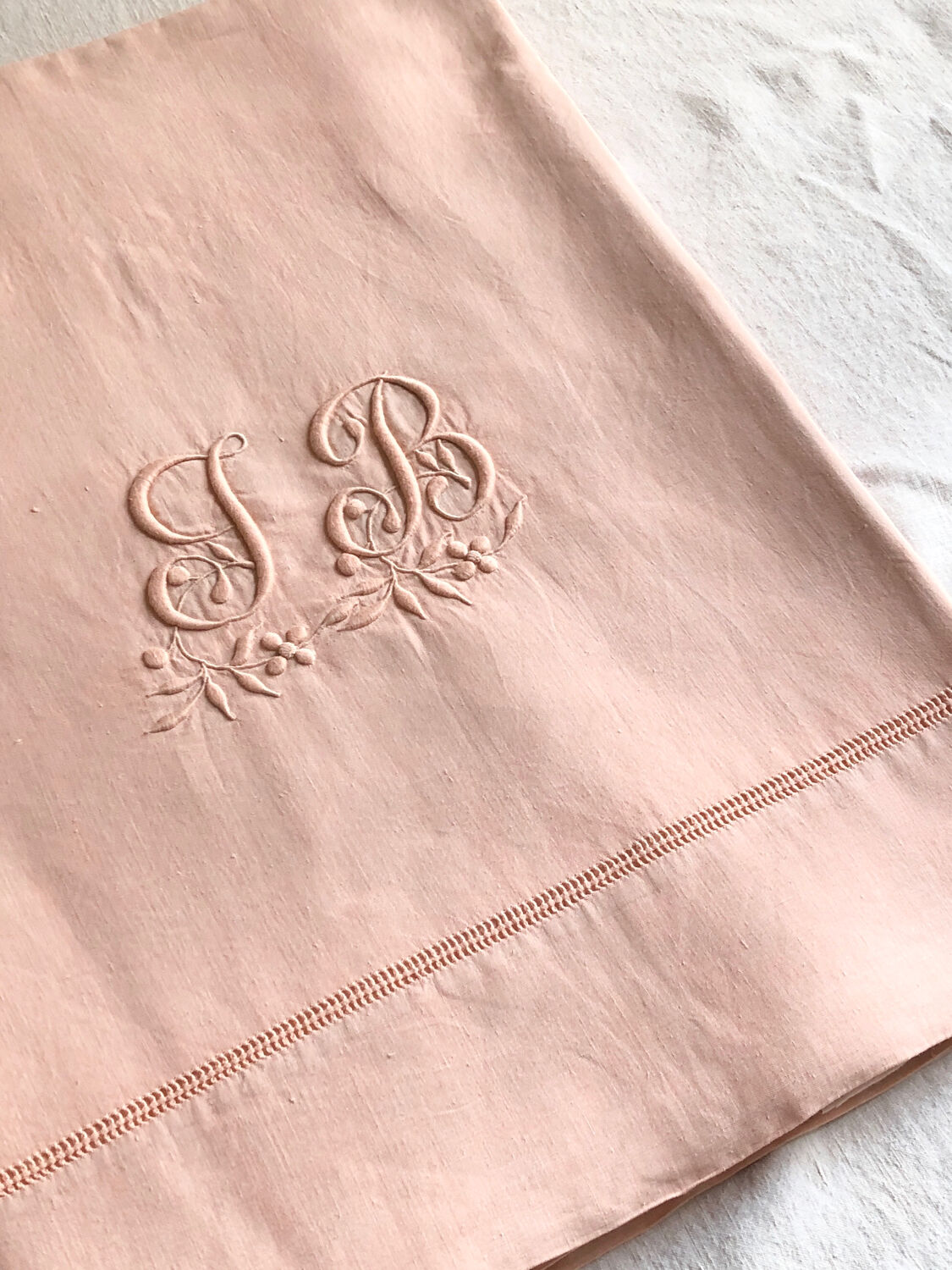 Antique sheet in pure washed linen tinted in morning pink