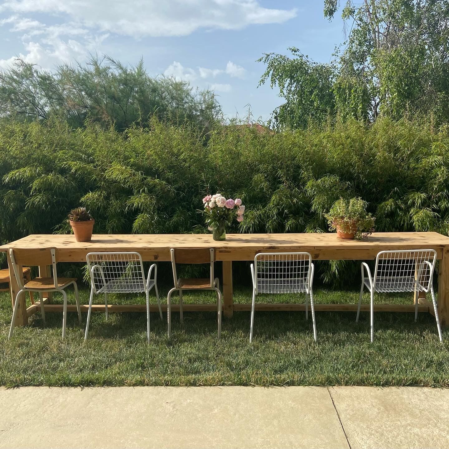 Farm table