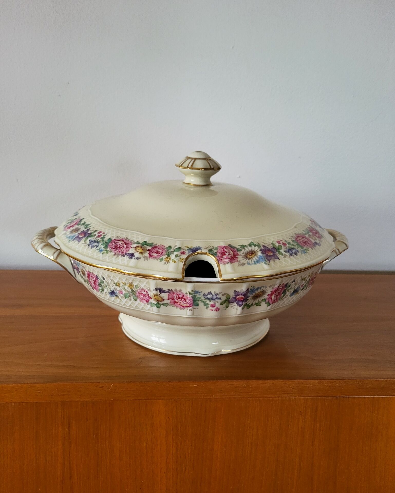 Limoges Bernardaud Soup Tureen in Porcelain