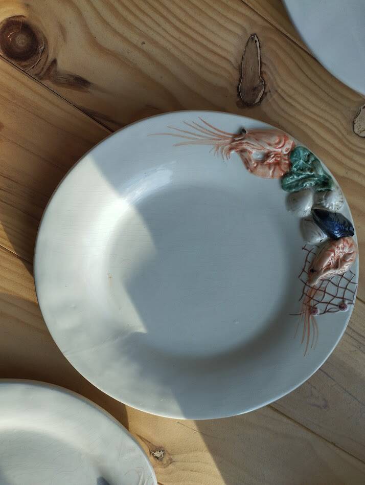 Barbotine plates