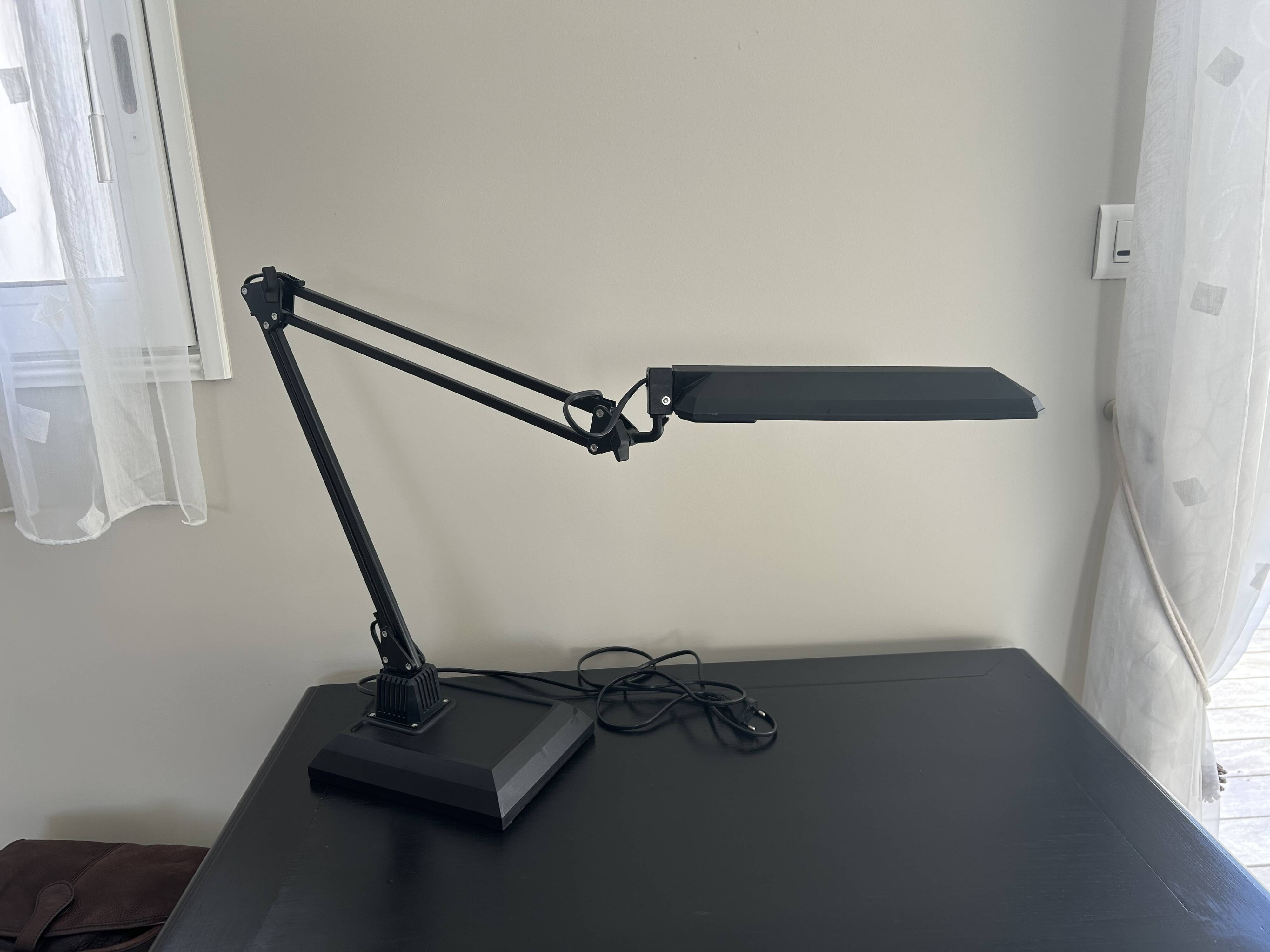 Desk lamp